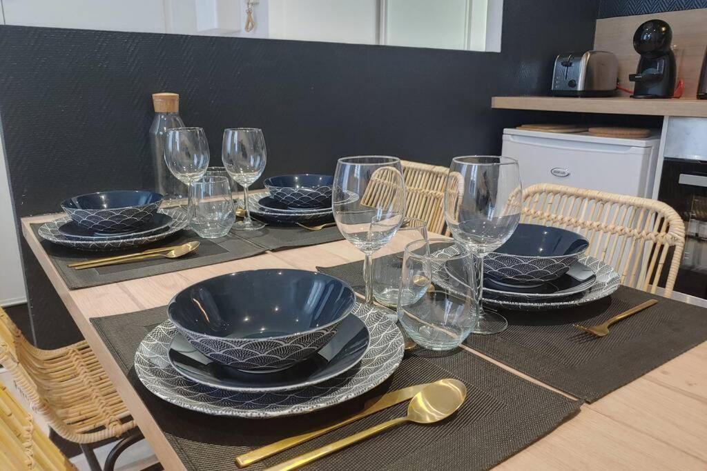 T2 De Luxe Centre Ville + Parking Prive !! Rouen Bagian luar foto